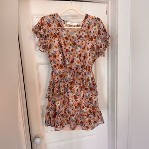 ASTR the Label Floral Ruffle Dress XS | Tiered Flutter Sleeve